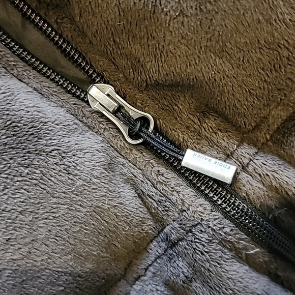 Eddie Bauer premium Goose Down vest - Picture 3 of 4